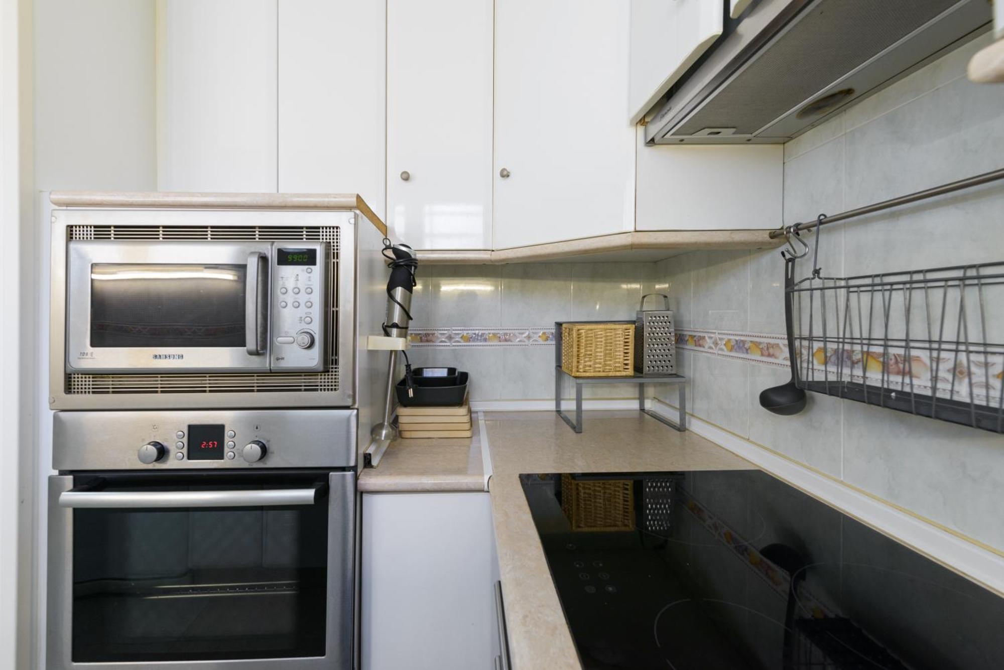 Sabadell Calle, Casa Familiar De 3 Dormitorios Con Terraza Junto Metro Fuencarral Madrid Exteriör bild