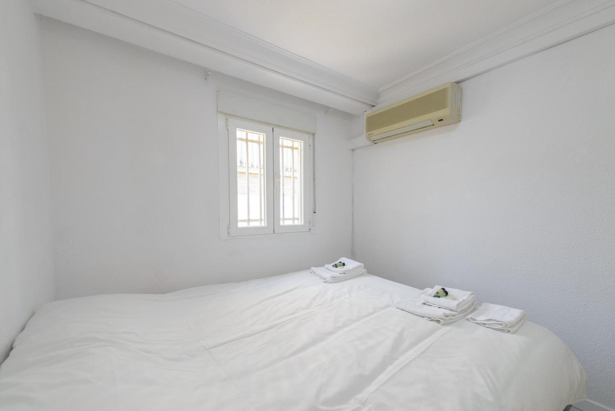 Sabadell Calle, Casa Familiar De 3 Dormitorios Con Terraza Junto Metro Fuencarral Madrid Exteriör bild