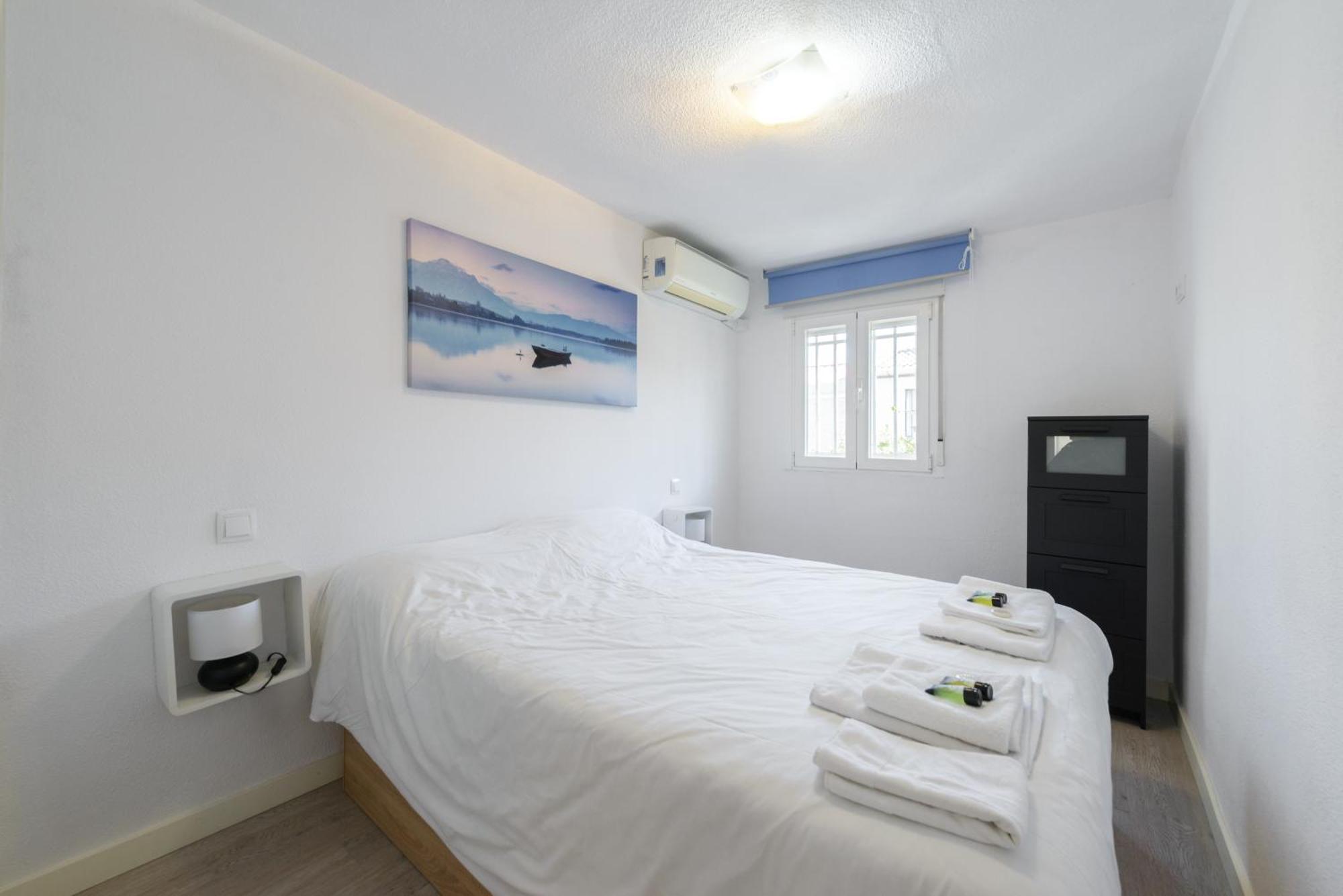 Sabadell Calle, Casa Familiar De 3 Dormitorios Con Terraza Junto Metro Fuencarral Madrid Exteriör bild
