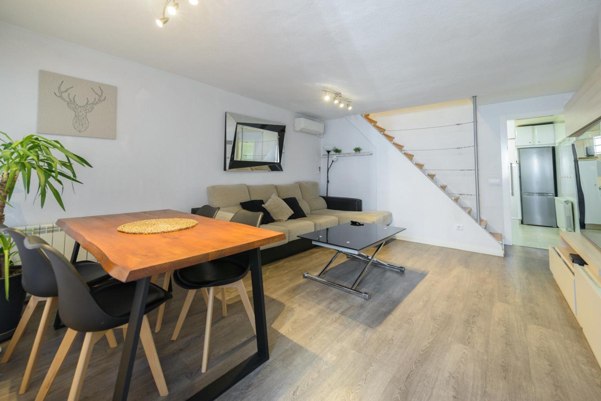 Sabadell Calle, Casa Familiar De 3 Dormitorios Con Terraza Junto Metro Fuencarral Madrid Exteriör bild