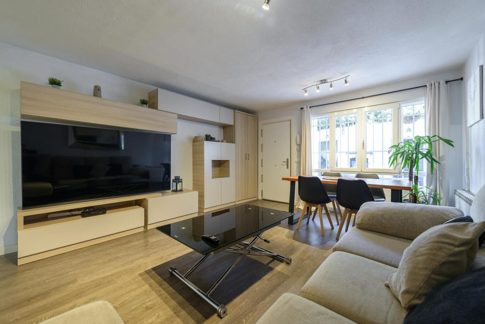 Sabadell Calle, Casa Familiar De 3 Dormitorios Con Terraza Junto Metro Fuencarral Madrid Exteriör bild