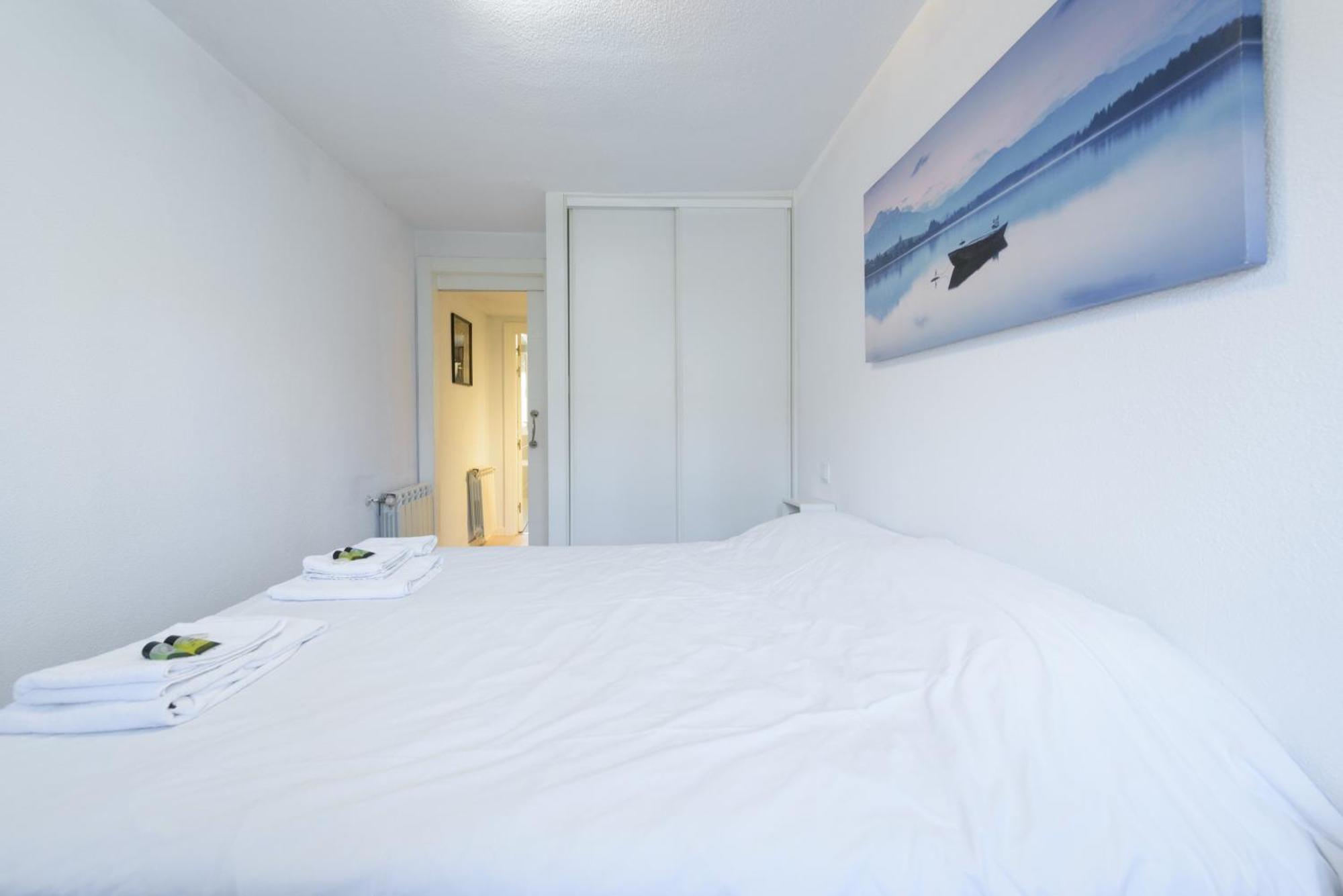 Sabadell Calle, Casa Familiar De 3 Dormitorios Con Terraza Junto Metro Fuencarral Madrid Exteriör bild